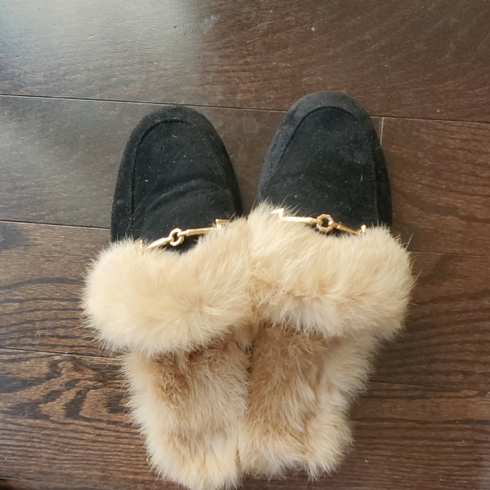SHOES *NEGOTIABLE